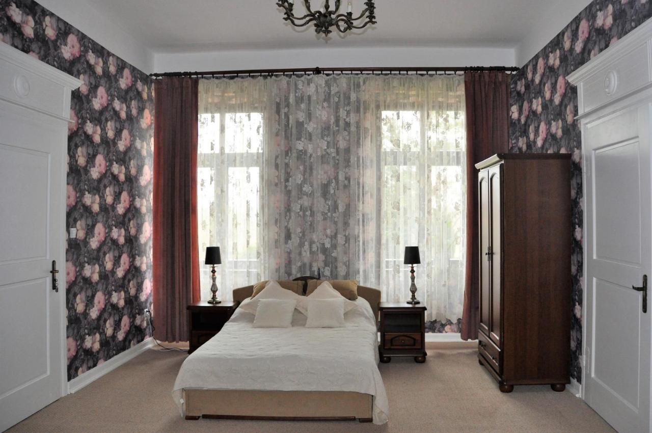 Folwark Goscino-Dwor Bed & Breakfast ภายนอก รูปภาพ