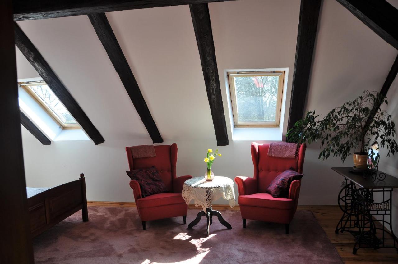 Folwark Goscino-Dwor Bed & Breakfast ภายนอก รูปภาพ