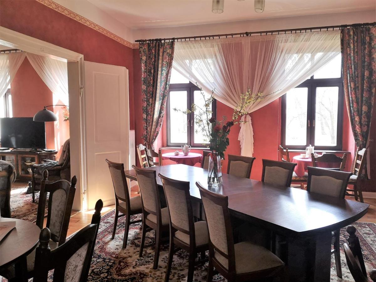 Folwark Goscino-Dwor Bed & Breakfast ภายนอก รูปภาพ