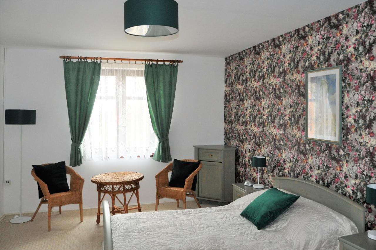 Folwark Goscino-Dwor Bed & Breakfast ภายนอก รูปภาพ
