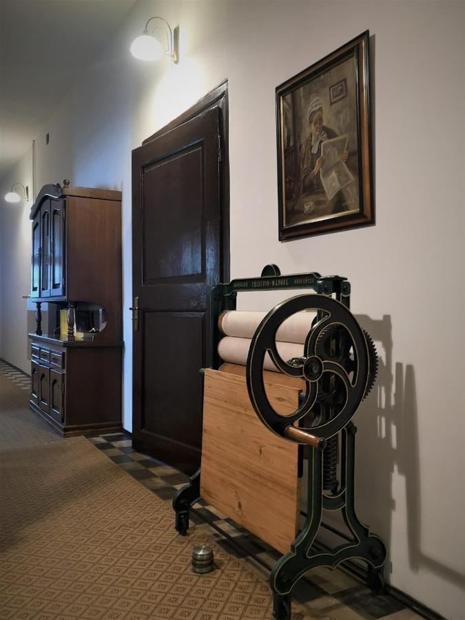 Folwark Goscino-Dwor Bed & Breakfast ภายนอก รูปภาพ
