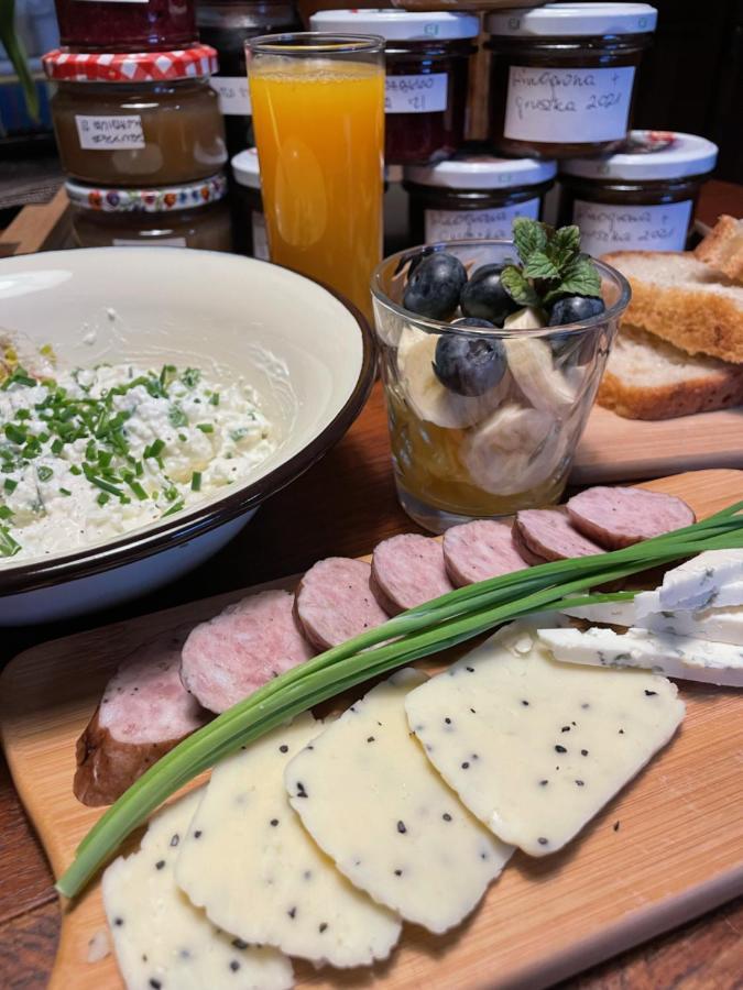 Folwark Goscino-Dwor Bed & Breakfast ภายนอก รูปภาพ